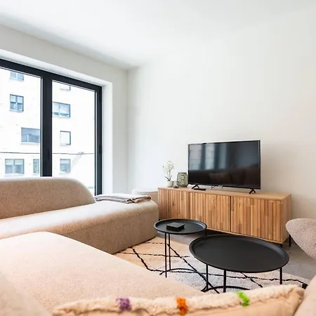 Situated Brand New For 5 Appartement